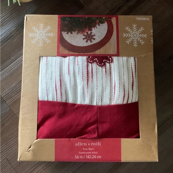 Allen & Roth 56” Tree Skirt NiB - Picture 1 of 2